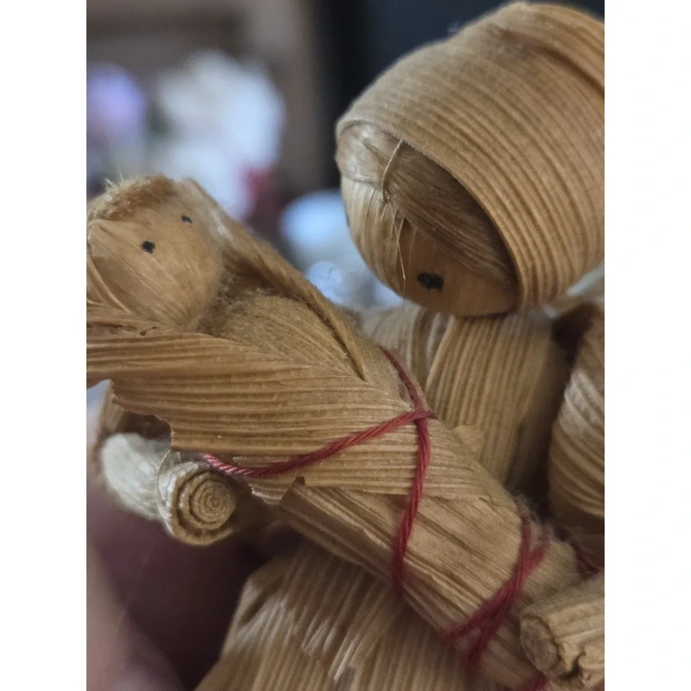 Very Very Old Vintage Corn Husk Family (8) With Birdhouse Antique Primitive